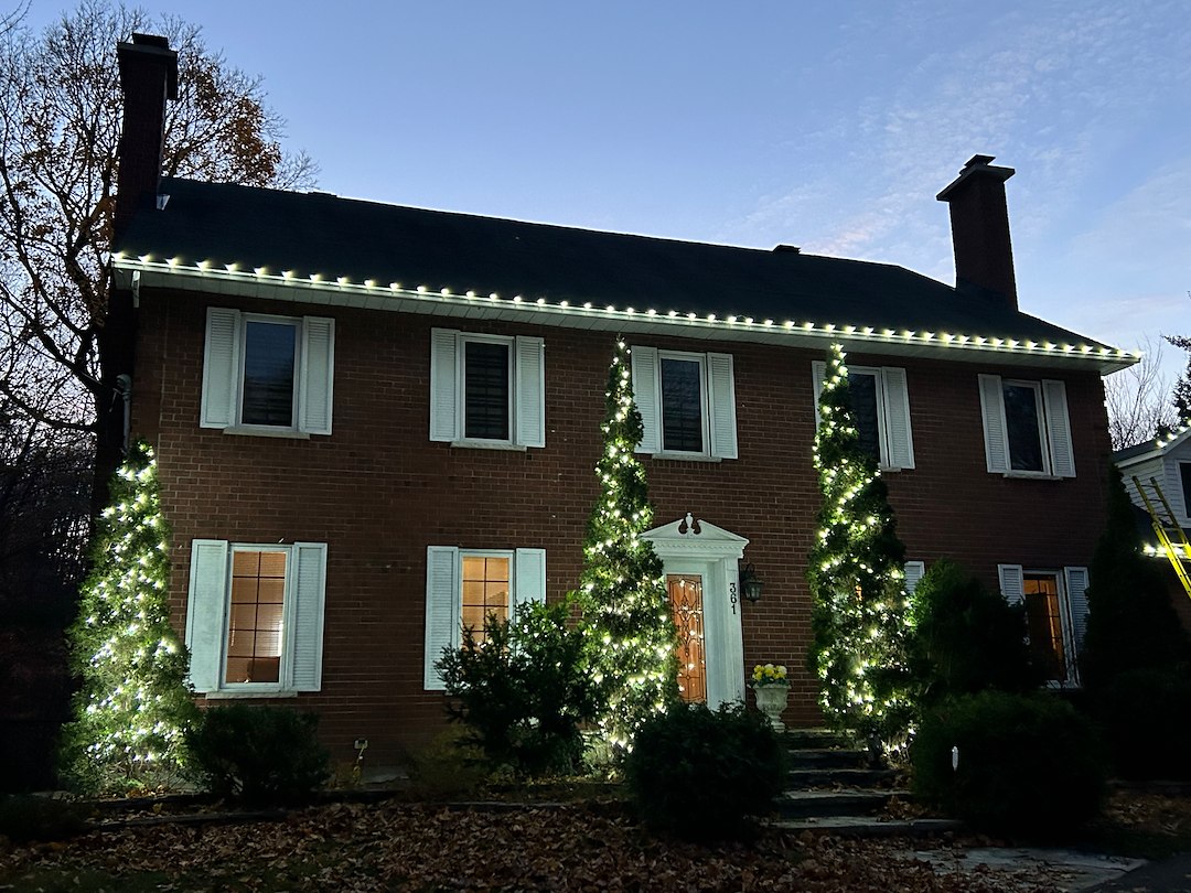 Apporter la Magie des Lumières de Noël à Hudson!