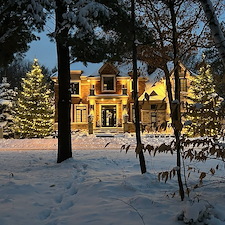 Installation-de-lumires-de-Nol-sur-votre-sapin-Terrebonne 0